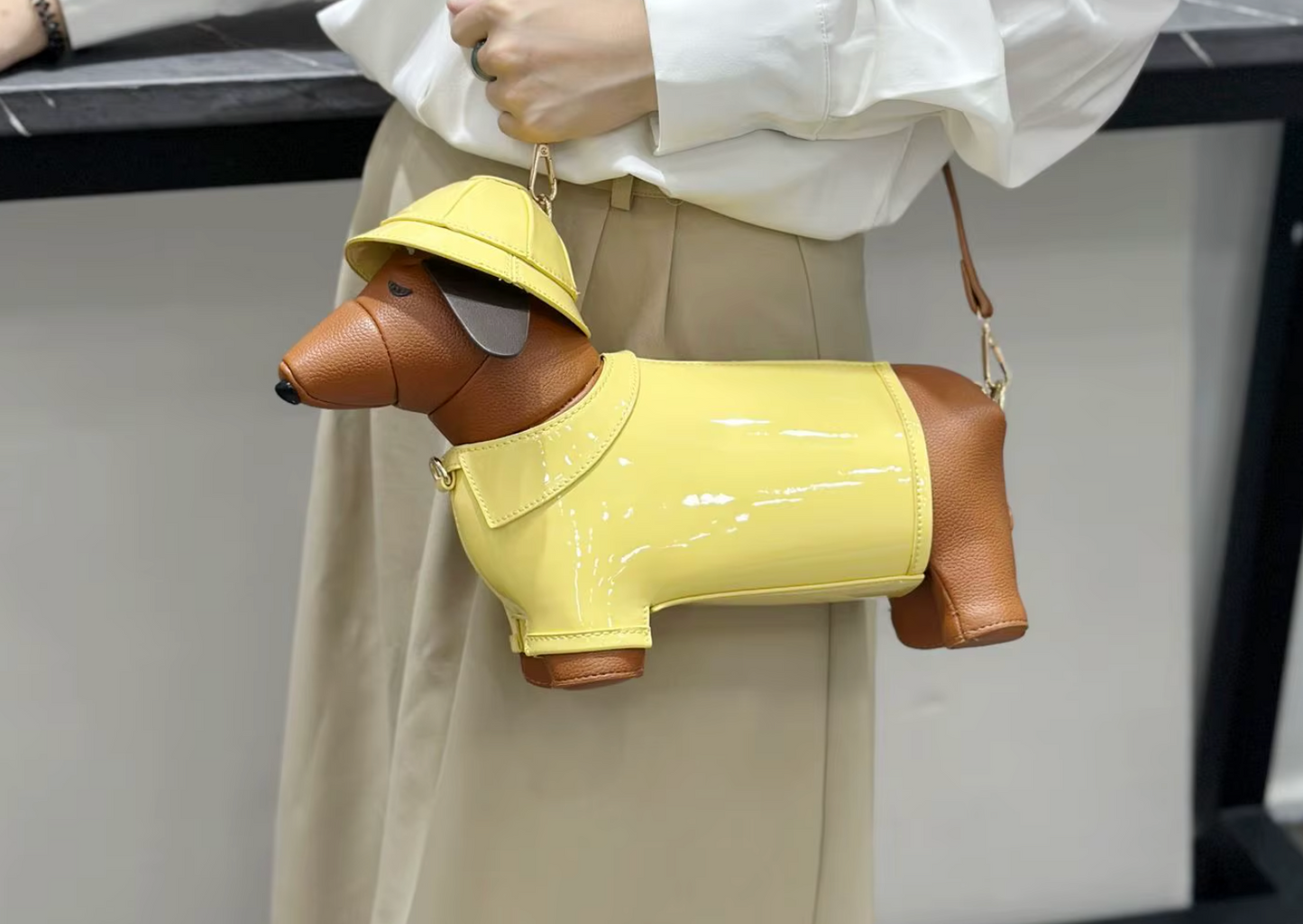 Dachshund-Shaped Crossbody Bag 🐾